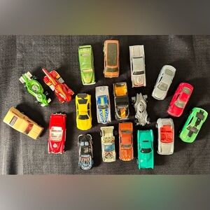 HOTWHEELS Collectors Car Lot 19 Cars Some Redlines